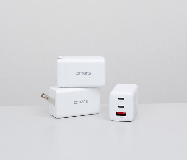 【omars】GaN 67W快速充電器